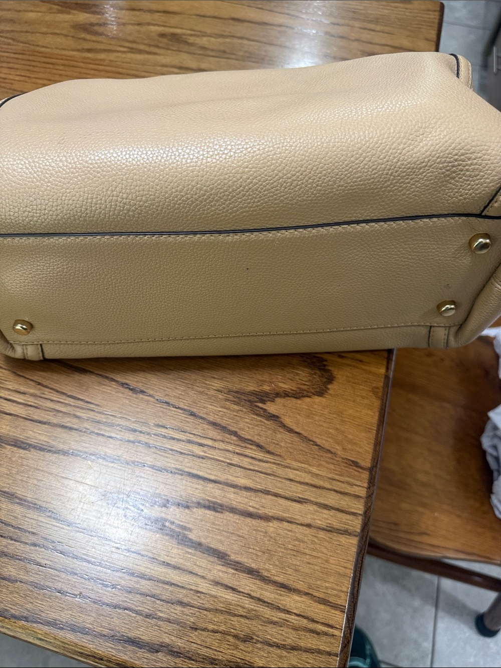 Coach Beige Pebbled Leather Shoulder Bag with Gold Chain - Picture 7 of 8